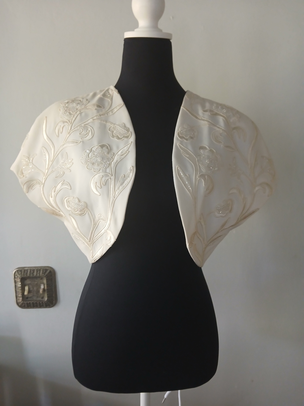 Vintage Carmen Marc Valvo Cream Embellished Bridal Wedding Jacket